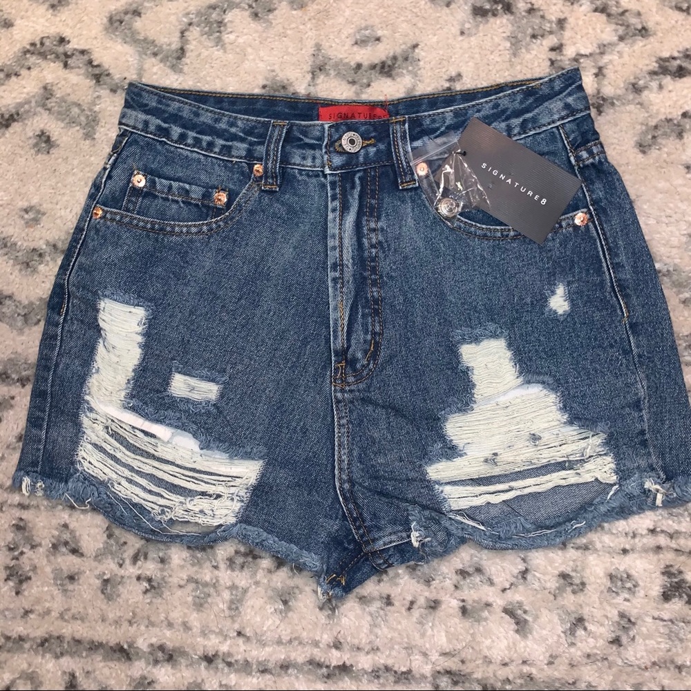 FASHION NOVA DISTRESSED JEAN SHORTS